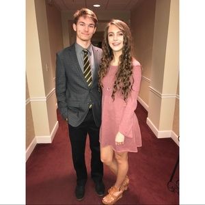 Knee length, scoop belle sleeved dress. Light pink